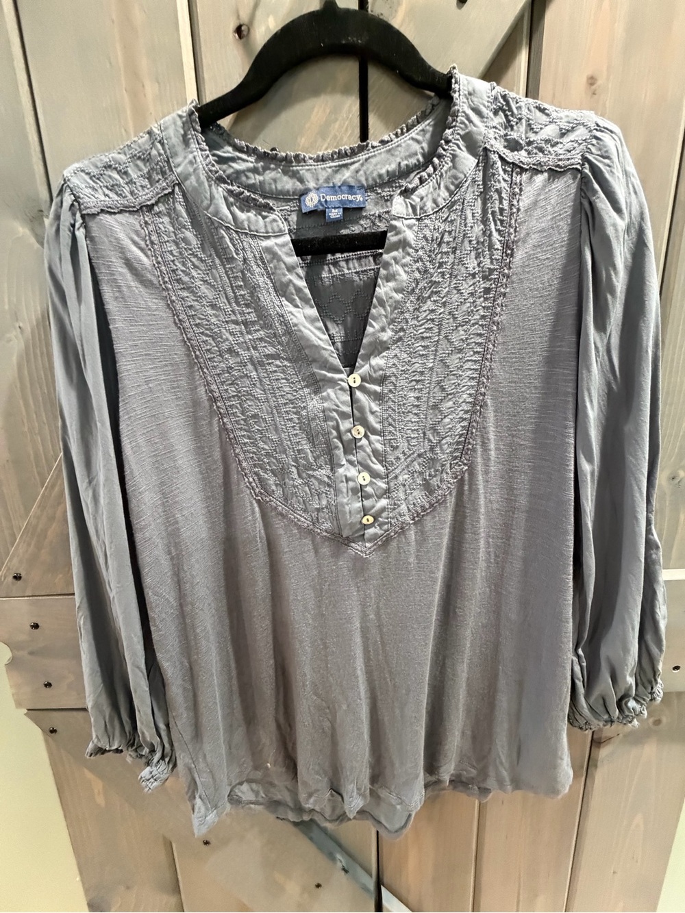 Democracy Gray Pintuck Button-Front Peasant Blouse boho size medium